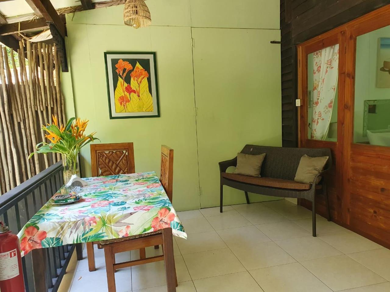 Maison Soleil * Baie Lazare (Mahe)