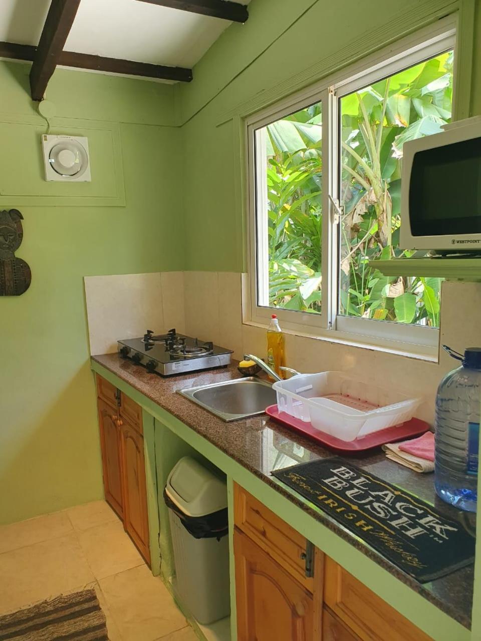 Maison Soleil Nyaraló Baie Lazare (Mahe)